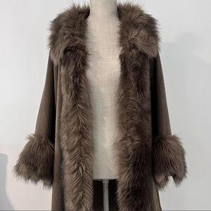 Elegant Faux Fur Trimmed Cape